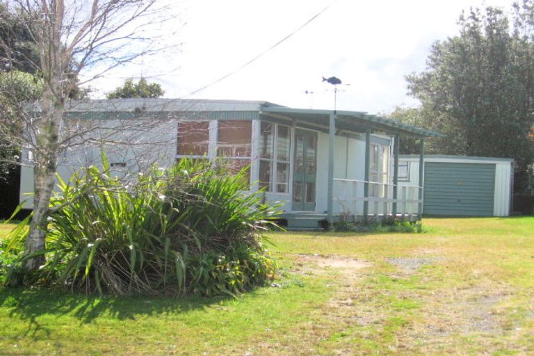 Photo of property in 209 Weka Street, Whangamata, 3620