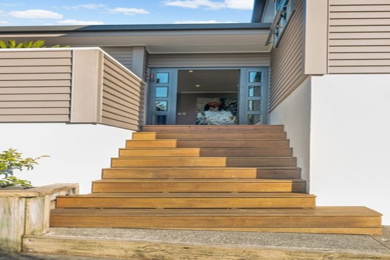 Photo of property in 64 O'halloran Road, Howick, Auckland, 2014