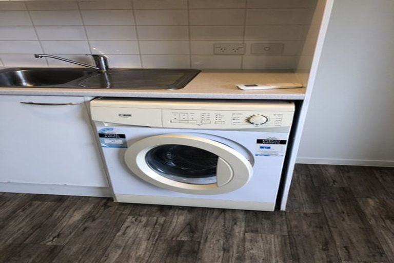 Photo of property in 2/39 Bayview Road, Bayview, Auckland, 0629