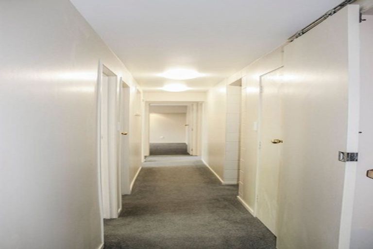 Photo of property in 17 Busby Hill, Havelock North, 4130