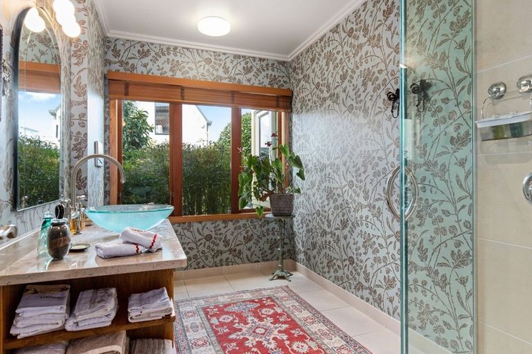 Photo of property in 64 Lake Crescent, Hamilton Lake, Hamilton, 3204