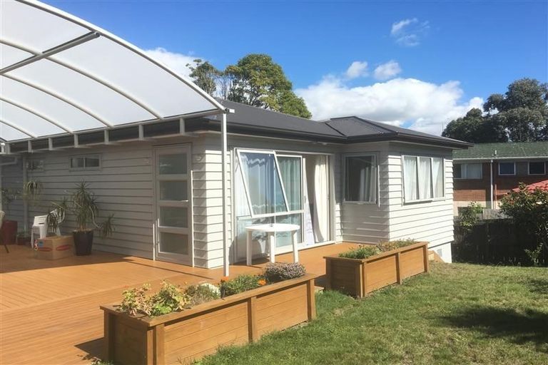 Photo of property in 17a Knightsbridge Drive, Forrest Hill, Auckland, 0620