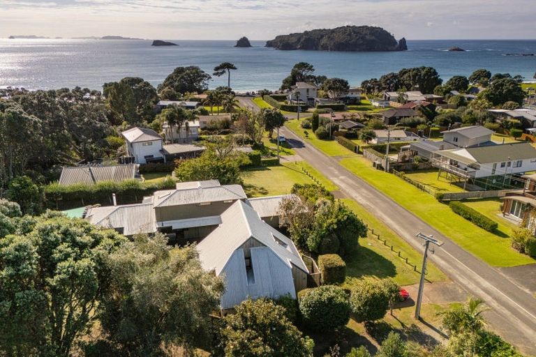 Photo of property in 28 Hahei Beach Road, Hahei, Whitianga, 3591