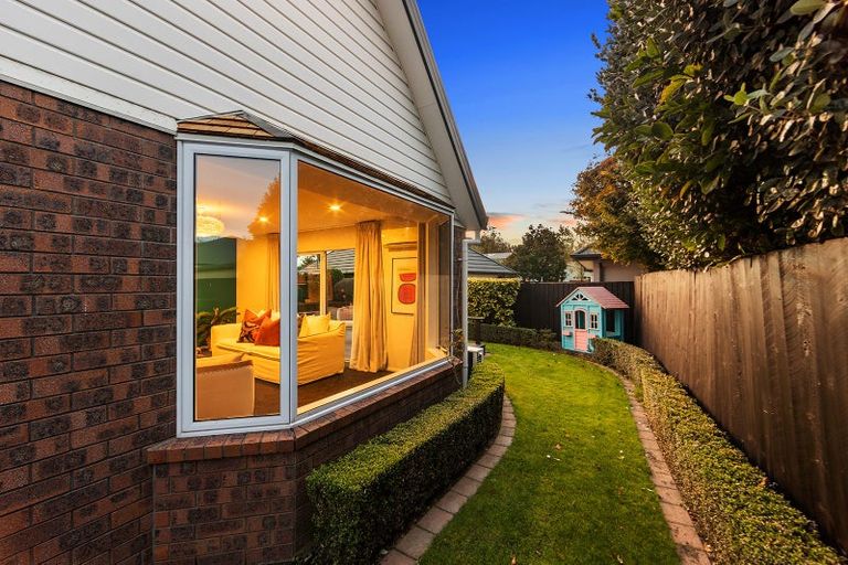 Photo of property in 2/8 Galway Avenue, Bryndwr, Christchurch, 8052