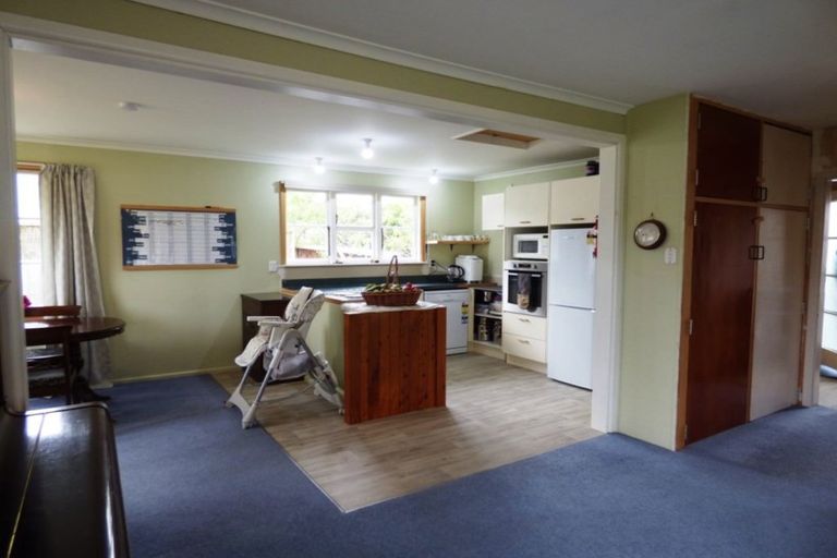 Photo of property in 13 Cross Street, Coalgate, 7673