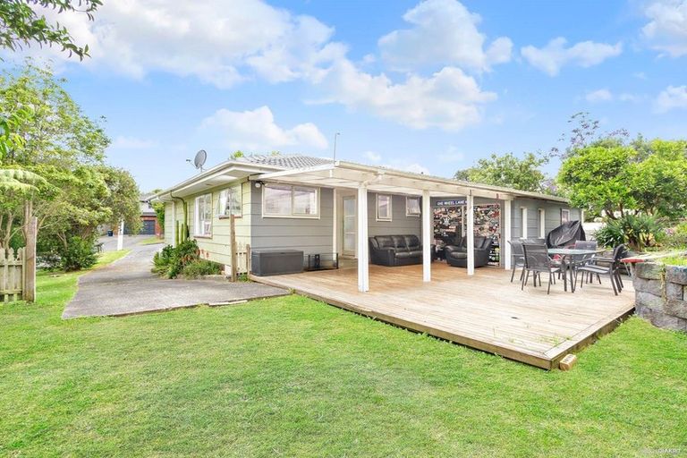 Photo of property in 38 Sylvan Crescent, Te Atatu South, Auckland, 0610