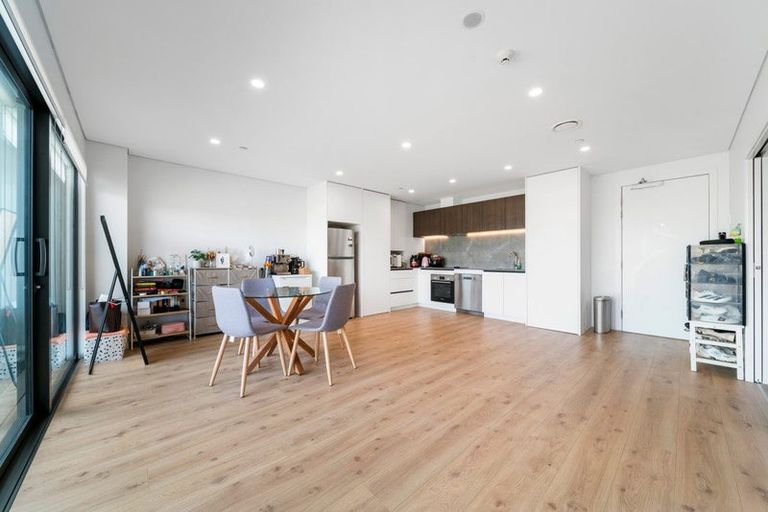 Photo of property in 304/3 Kaipiho Lane, Albany, Auckland, 0632