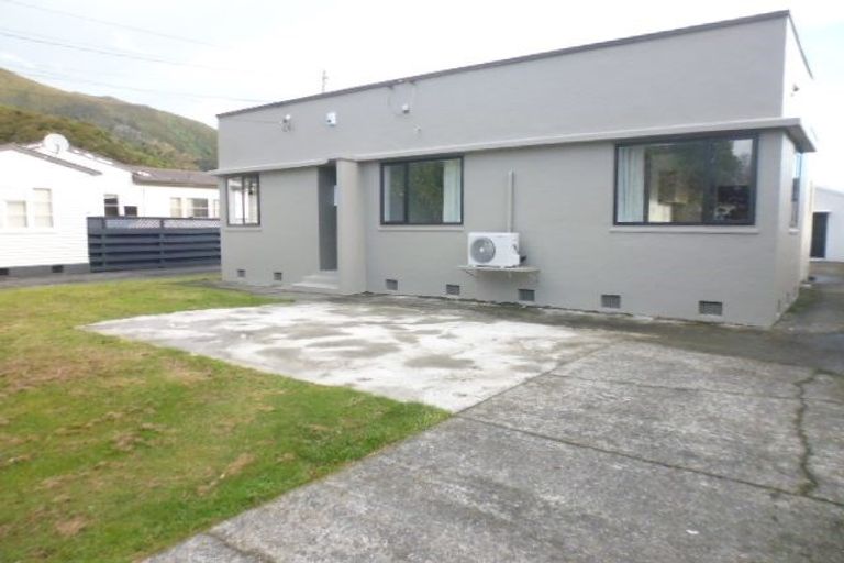 Photo of property in 8 Avon Street, Waterloo, Lower Hutt, 5011