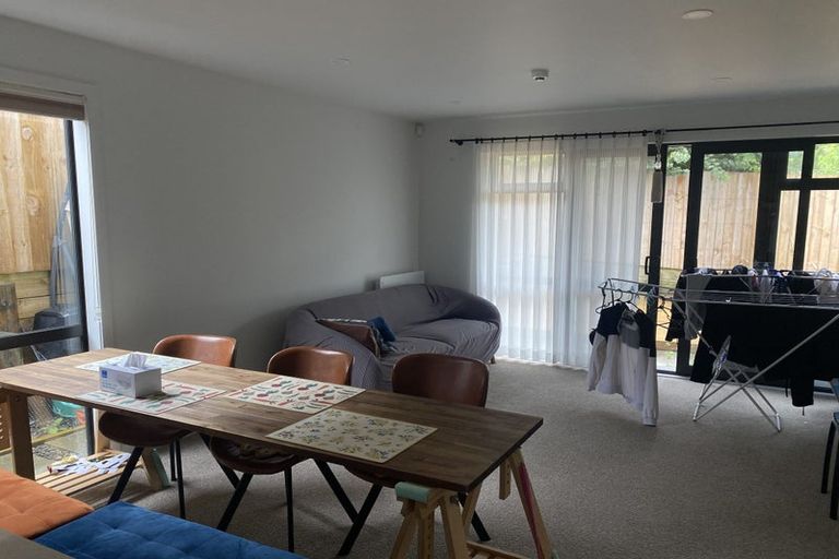 Photo of property in 3/4 Harry Ward Place, Henderson, Auckland, 0610