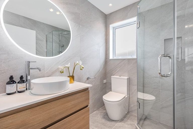 Photo of property in 123c Forrest Hill Road, Forrest Hill, Auckland, 0620