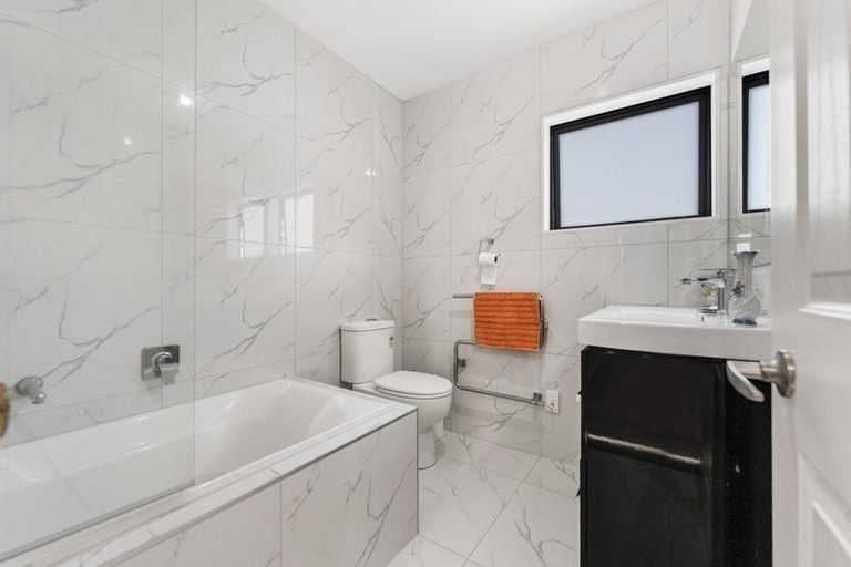 Photo of property in 8b Lansdown Avenue, Papatoetoe, Auckland, 2025