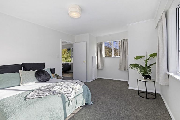 Photo of property in 117 Horoeka Street, Stokes Valley, Lower Hutt, 5019