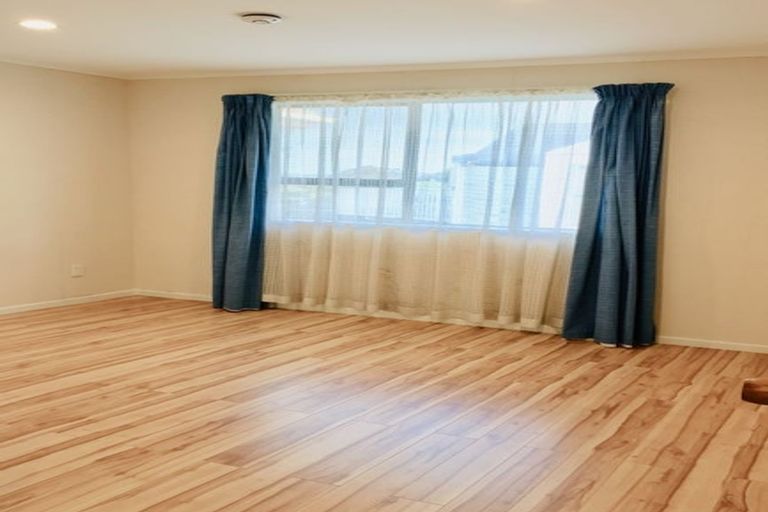 Photo of property in 61a Sunset Road, Totara Vale, Auckland, 0632