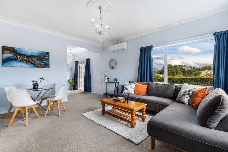 Photo of property in 11 Craigbank Avenue, New Lynn, Auckland, 0600