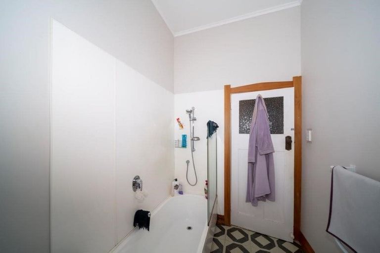 Photo of property in 17 Clifford Street, Hawera, 4610