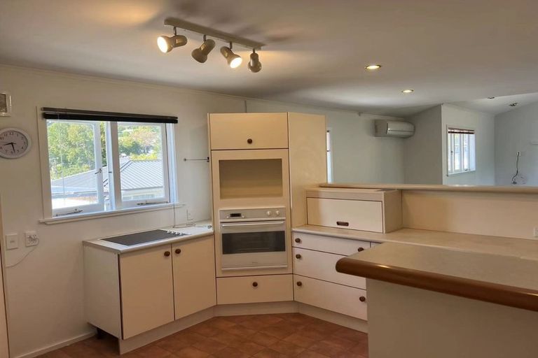 Photo of property in 10 Macnay Way, Murrays Bay, Auckland, 0630