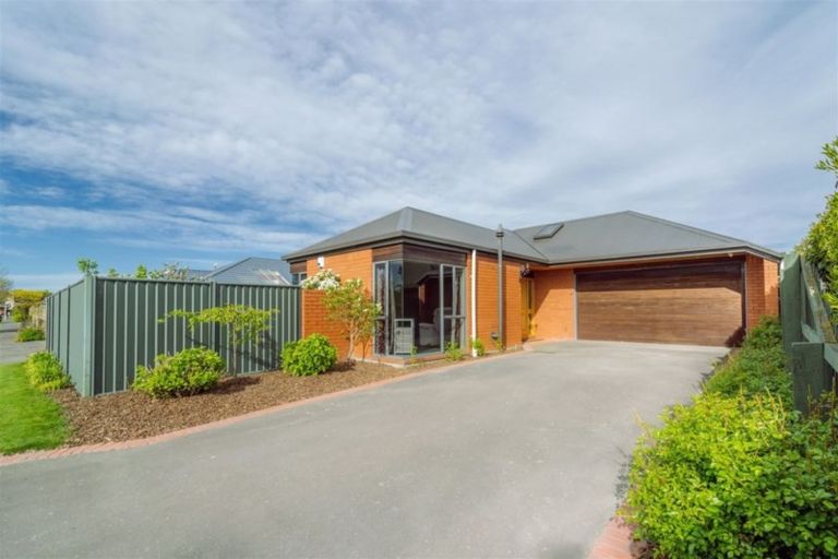 Photo of property in 15 Empress Place, Halswell, Christchurch, 8025