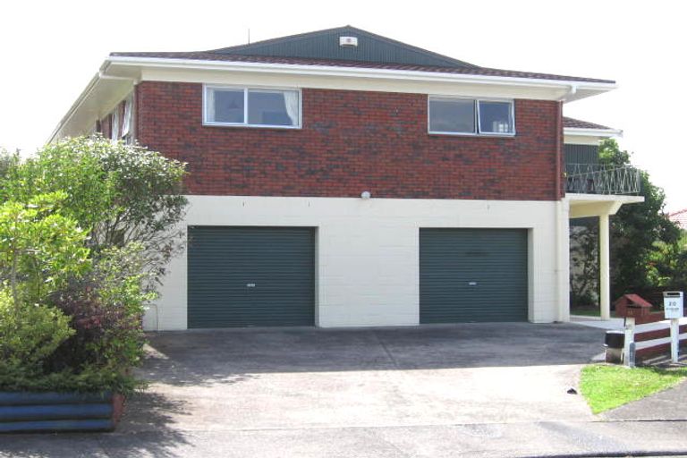 Photo of property in 18 Tanoa Place, Glendene, Auckland, 0602