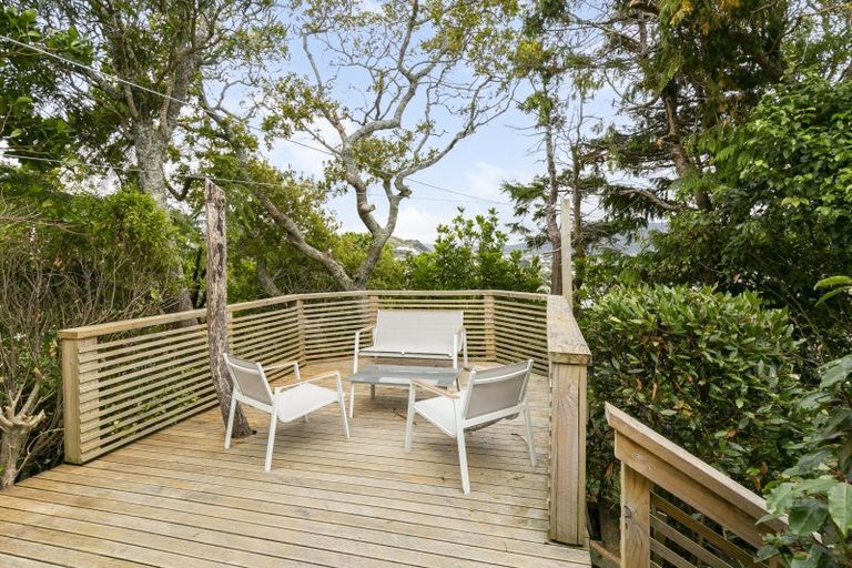 Photo of property in 42 Nicholson Road, Khandallah, Wellington, 6035