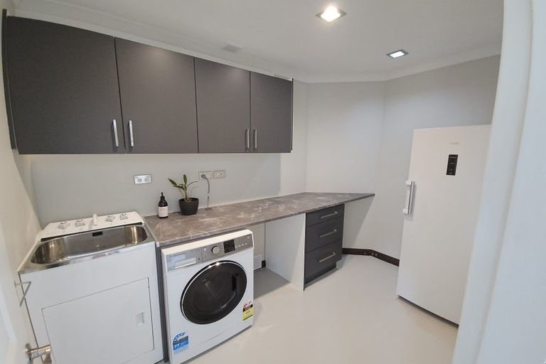 Photo of property in 94 Pohutukawa Drive, Levin, 5571
