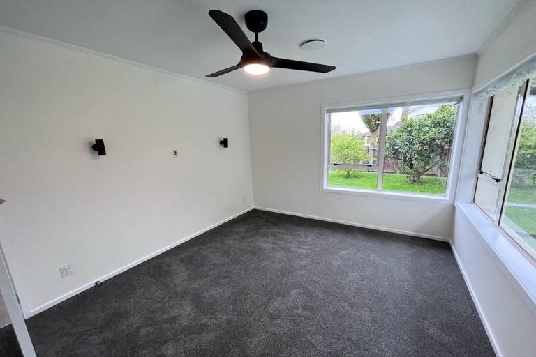 Photo of property in 11 Snowden Place, Opaheke, Papakura, 2113