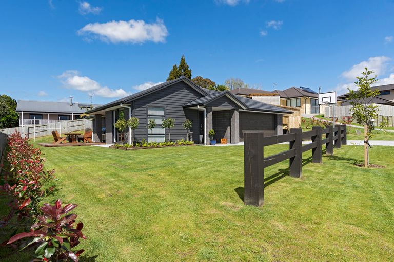 Photo of property in 28 Utopia Park Heights, Welcome Bay, Tauranga, 3112