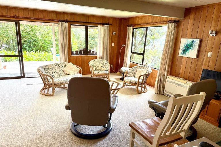 Photo of property in 33 Cuvier Crescent, Kuaotunu West, Whitianga, 3592