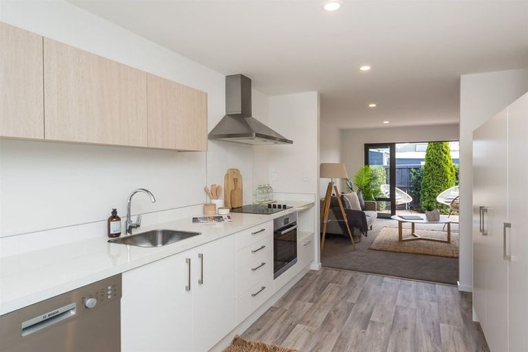 Photo of property in 3/129 Aikmans Road, Merivale, Christchurch, 8014