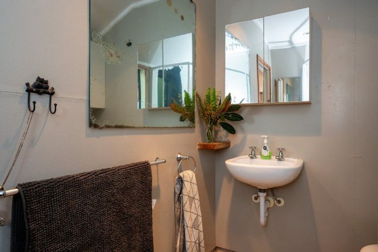 Photo of property in 28 Cedar Road, Te Awanga, 4102