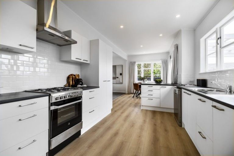 Photo of property in 29 Kaipara Portage Road, Riverhead, 0820