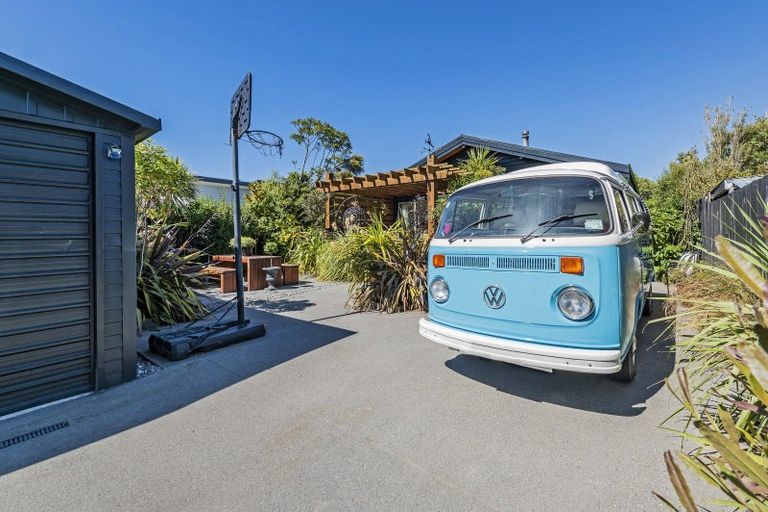 Photo of property in 11 Swindells Road, Waikuku Beach, 7473