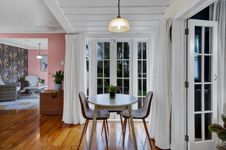 Photo of property in 24 Dunn Street, Egmont Village, 4372