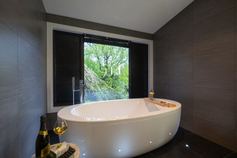 Photo of property in 27a Phoenix Avenue, Hokowhitu, Palmerston North, 4410