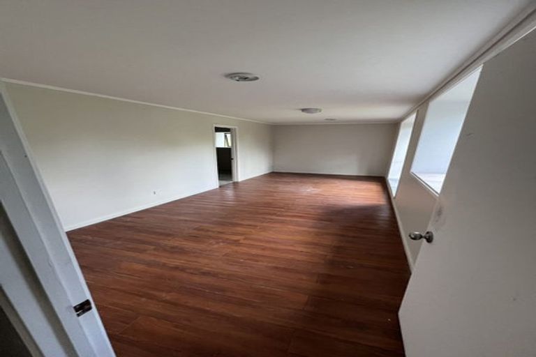 Photo of property in 16 Chrisarda Place, Red Hill, Papakura, 2110