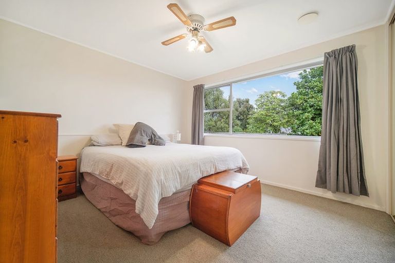 Photo of property in 1/28 Fairdale Place, Birkdale, Auckland, 0626