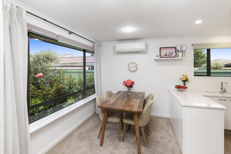 Photo of property in 2/17 Cunningham Place, Halswell, Christchurch, 8025