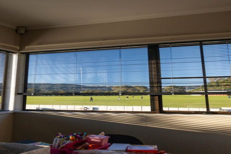 Photo of property in 182a Whites Line East, Waiwhetu, Lower Hutt, 5010