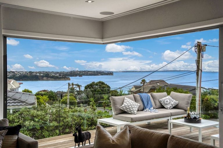 Photo of property in 128 Churchill Road, Rothesay Bay, Auckland, 0630