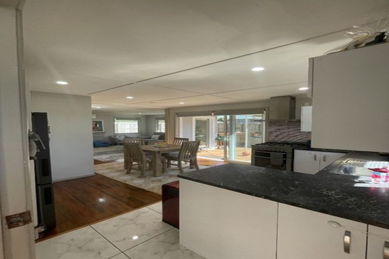 Photo of property in 85 Awanui Street, Merrilands, New Plymouth, 4312