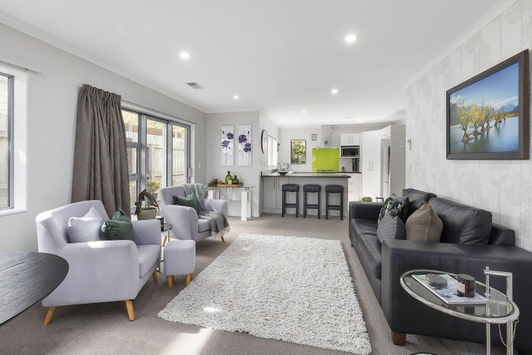 Photo of property in 32 Havana Rise, Grenada Village, Wellington, 6037