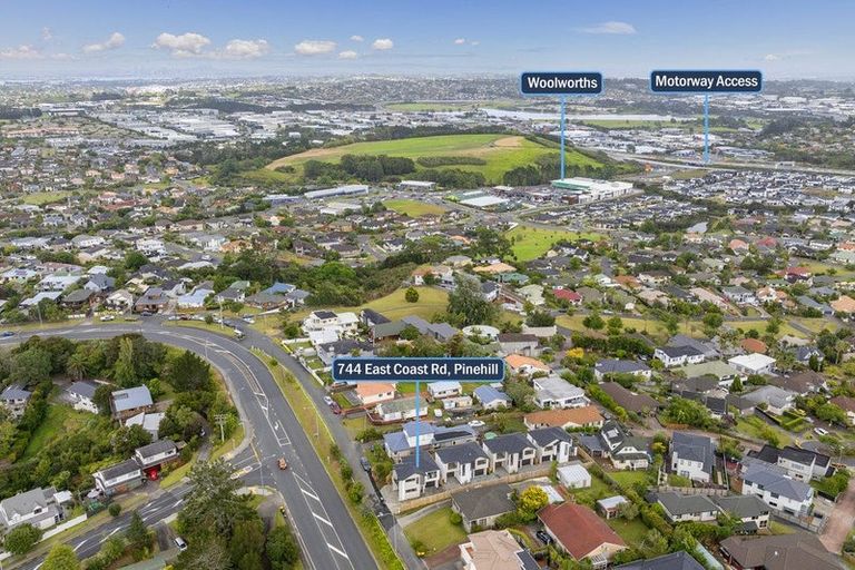 Photo of property in 744 East Coast Road, Pinehill, Auckland, 0630