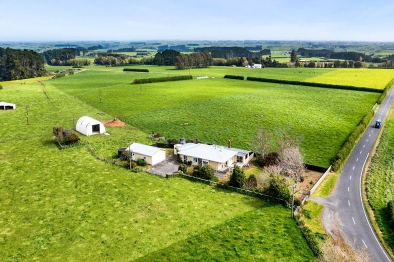 Photo of property in 546 Ararata Road, Hawera, 4674