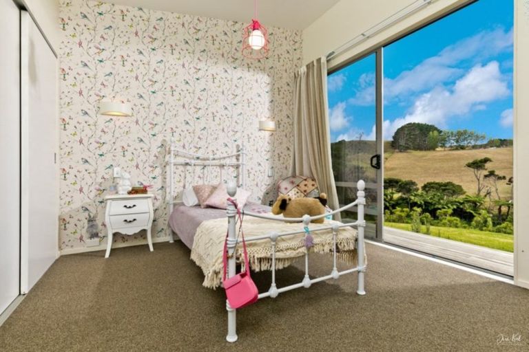 Photo of property in 126 Taiapa Road, Muriwai, 0881