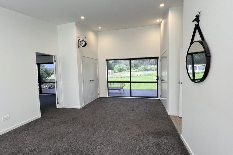 Photo of property in 67 Whitemans Valley Road, Whitemans Valley, Upper Hutt, 5371