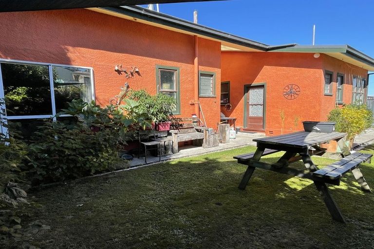 Photo of property in 18 Barnego Road, Balclutha, 9230