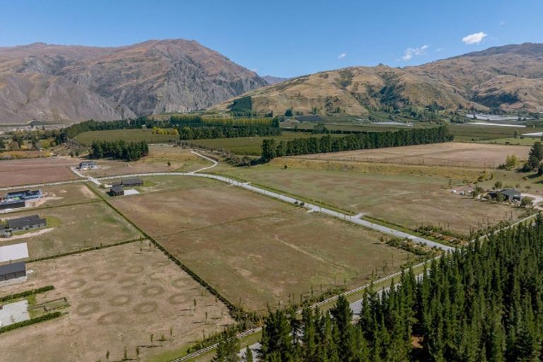 Photo of property in 13 Stone Drive, Cromwell, 9384