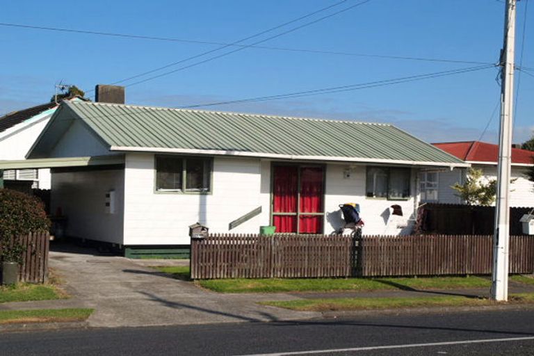 Photo of property in 241 Robertson Road, Mangere East, Auckland, 2024