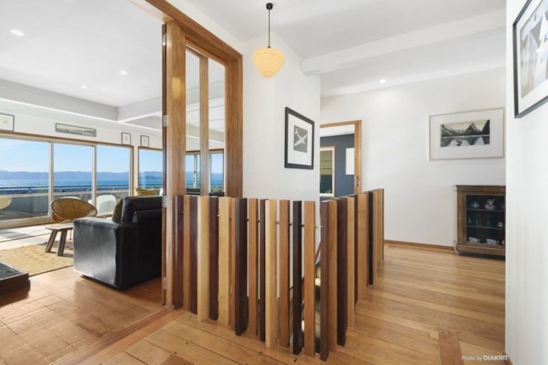 Photo of property in 42 Pukatea Street, Eastbourne, Lower Hutt, 5013