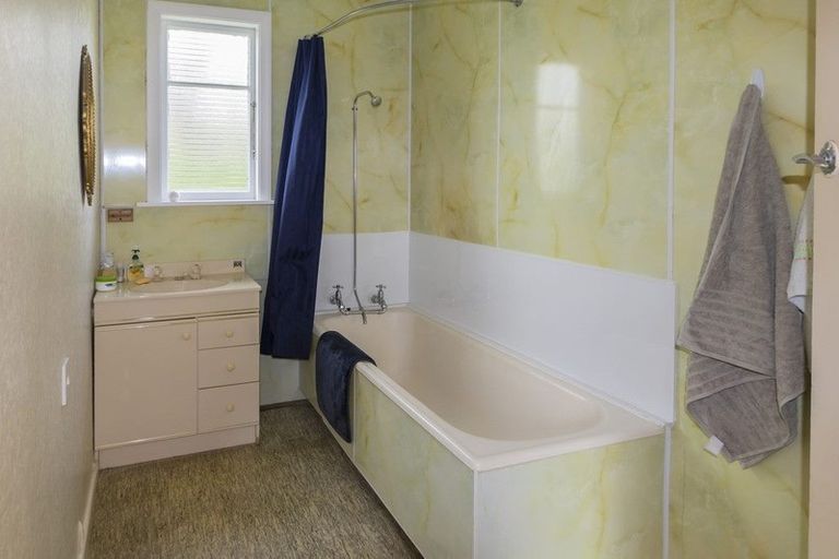 Photo of property in 11 Weston Road, Holmes Hill, Oamaru, 9401