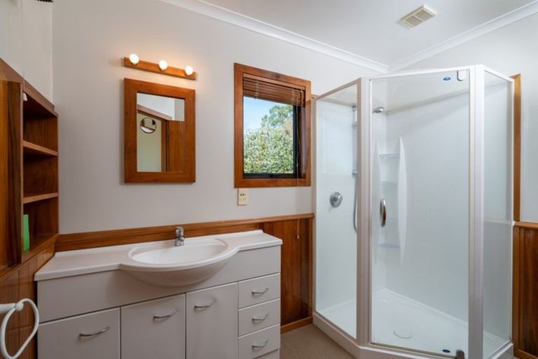 Photo of property in 11 Cherry Lane, Acacia Bay, Taupo, 3330